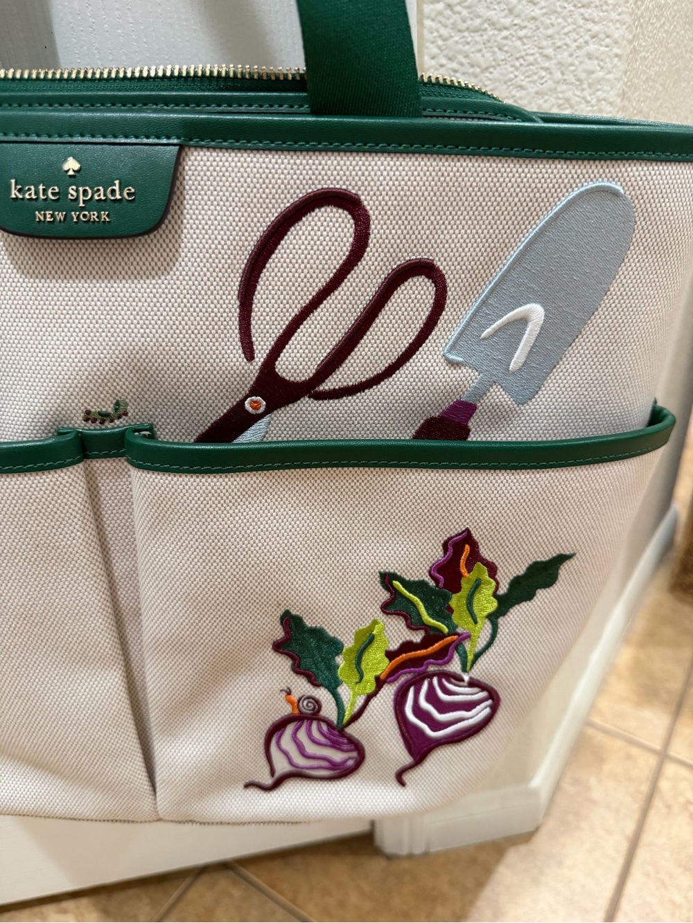 Kate Spade “Harvest Time” beige canvas gardening tote with green trim. NWT - Picture 7 of 8